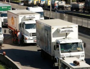 Auxílio Combustível: Governo Federal libera R$ 10,9 bi para pagar caminhoneiros e taxistas