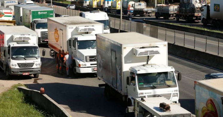 Auxílio Combustível: Governo Federal libera R$ 10,9 bi para pagar caminhoneiros e taxistas