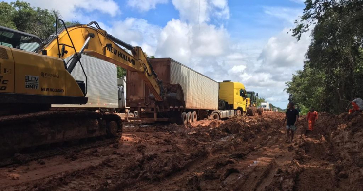 Após 15 anos de espera, IBAMA autoriza reconstrução de mais de 400 km da BR-319