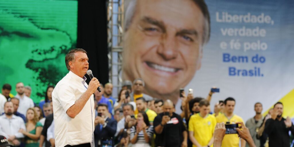 Jair Bolsonaro tem apoio do partido Republicanos oficializado à reeleição para presidente