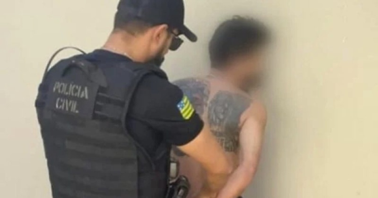Homem é preso por suspeita de tentar matar a mãe com tiro na boca