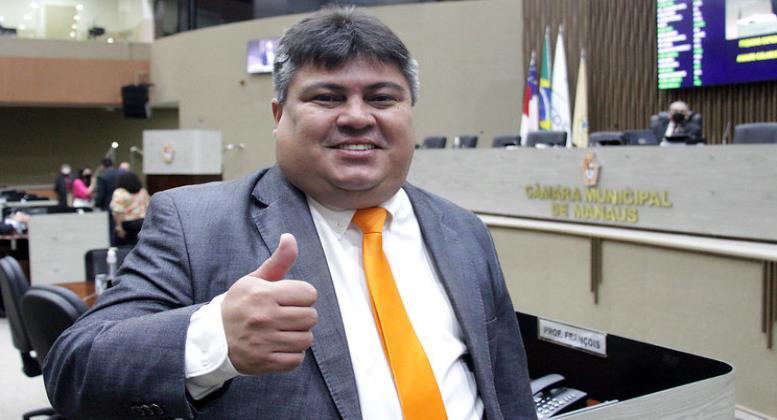 David Reis gastou mais de R$ 100 mil em viagens somente no primeiro semestre deste ano