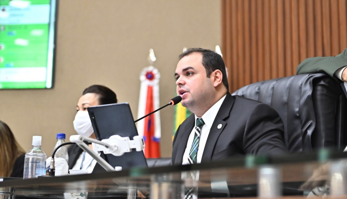 Roberto Cidade propõe criação da Política Estadual de Atendimento às Mulheres Egressas do Sistema Prisional