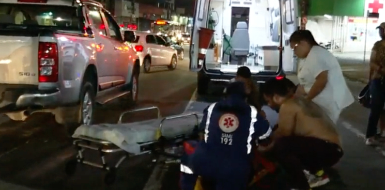 Motociclista alcoolizado sofre grave acidente após bater em traseira de carro no Alvorada; veja vídeo