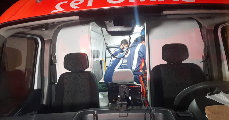 Urgente: motociclista é baleado por garupa com tiro na cabeça no Manoa; veja vídeo