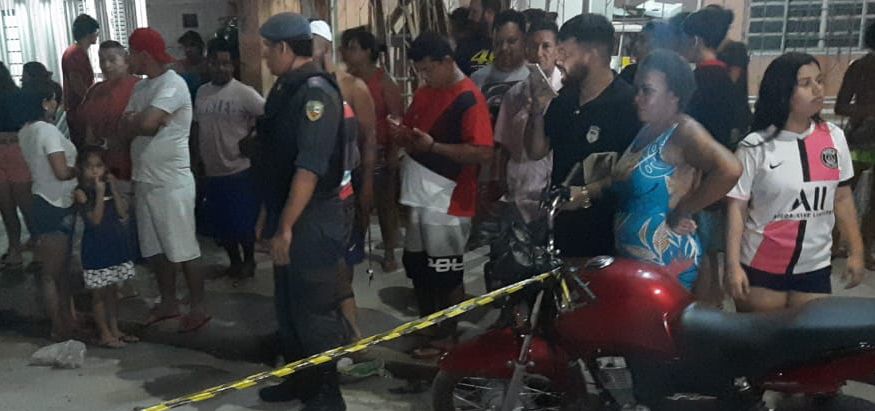 Urgente: suposto assaltante é morto durante troca de tiros com PM no Manoa; veja vídeos