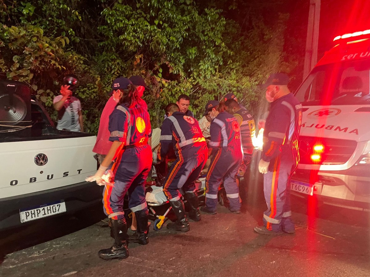 Motoqueiro de aplicativo e cliente são brutalmente atropelados no Distrito, em Manaus