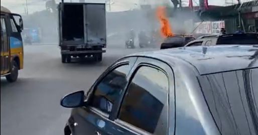 Carro pega fogo e deixa trânsito caótico na Bola do Produtor; veja vídeo