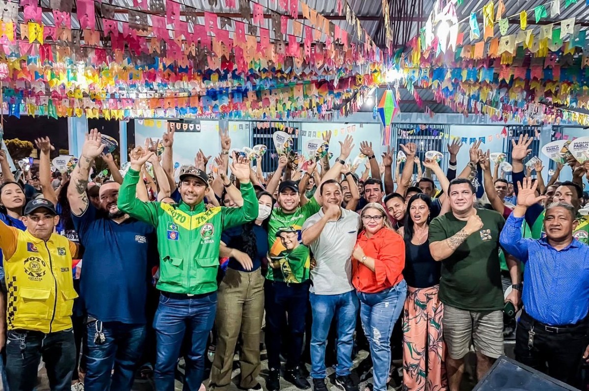 Em Tabatinga, deputado Pablo fala de Segurança Pública, combate à Covid e assiste casamento coletivo