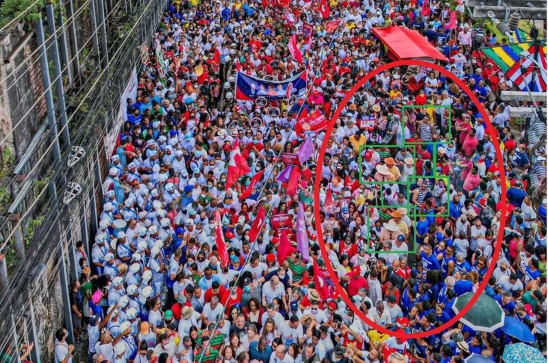 Campanha do ex-presidiário Lula tem foto com apoiadores duplicados em agenda na Bahia