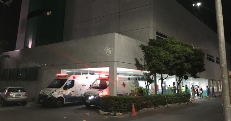 Enquanto aguardava vez para jogar futebol, homem é baleado com tiro de espingarda em Flores