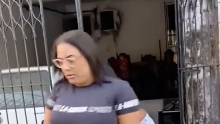 Mãe leva a filha na casa da amante do marido para elas brigarem pelo ‘gostosão’; veja vídeo