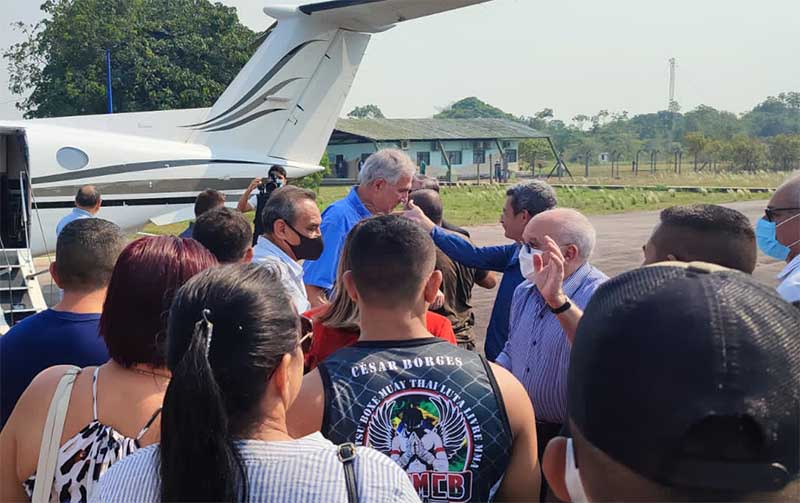 Amom Mandel teria cancelado agenda no interior com Amazonino após saber que José Melo também iria