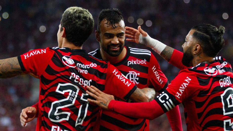 Flamengo arrasa Athletico-PR, vence 6ª consecutiva no Brasileirão e segue ‘escalada’ na tabela