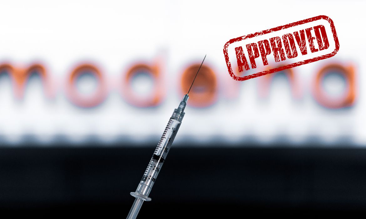 Reino Unido é o 1º país a aprovar vacina contra Covid adaptada para Ômicron