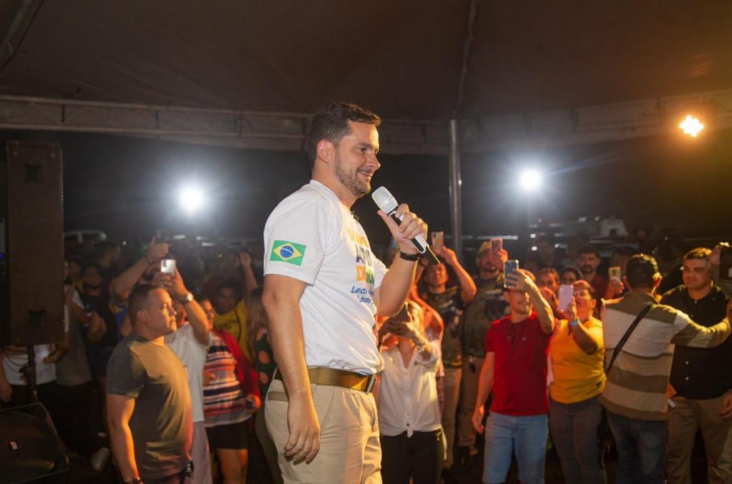 Capitão Alberto Neto inicia o primeiro dia de Campanha em Manaus