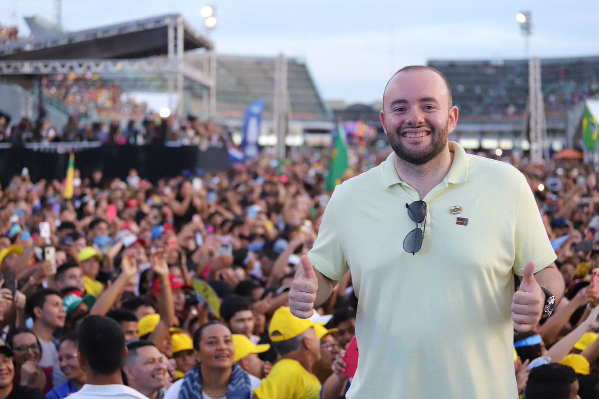 Fausto Santos Jr. participa de grande caminhada de apoio no bairro Multirão
