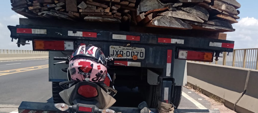 Urgente: mais um motoqueiro morre em grave acidente na Ponte do Rio Negro; veja vídeo