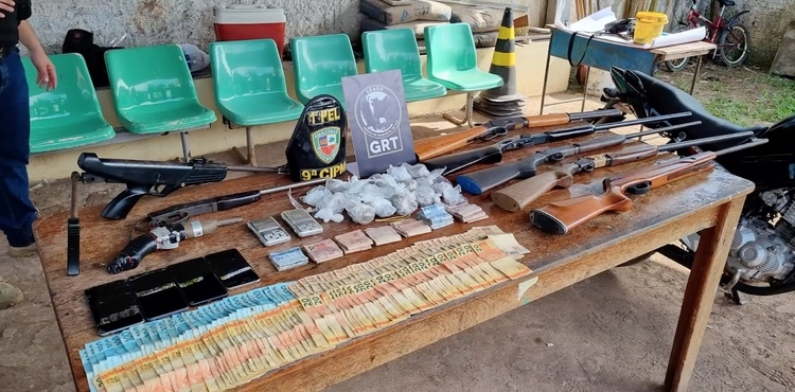 Grupo criminoso é preso com carro, drogas e R$ 20 mil em dinheiro durante operação