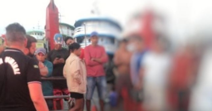 Por causa de celular, homem esfaqueia colega na feira da Manaus Moderna