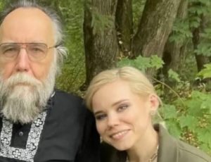 Filha de ‘mentor de Putin’ morre após atentado em explosão de carro; veja vídeo