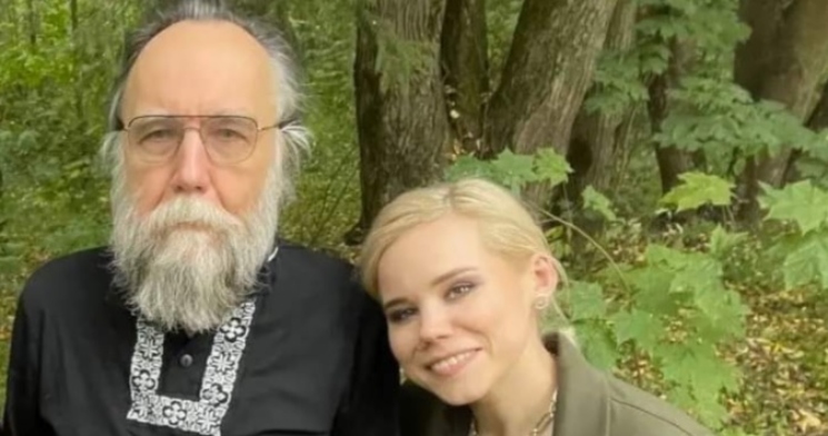 Filha de ‘mentor de Putin’ morre após atentado em explosão de carro; veja vídeo