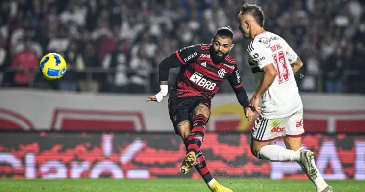 Letal, Flamengo vence o São Paulo no Morumbi e abre vantagem na semifinal