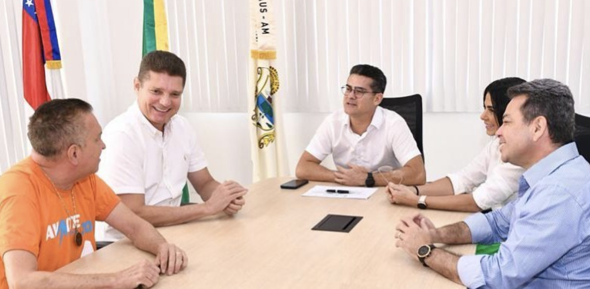 Prefeito David Almeida se reúne com ex-secretários cotados a vice de Wilson Lima