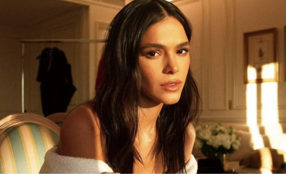 Bruna Marquezine surge com ator de ‘Besouro Azul’ e fãs torcem por affair