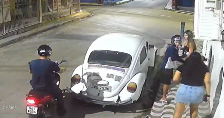 Alerta: bandidos em motocicleta estão tocando o terror no bairro Ouro Verde; veja vídeo