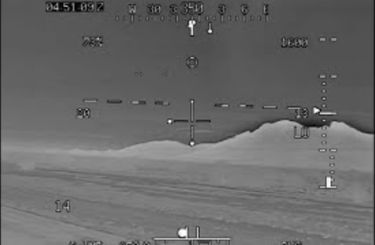 Verdade revelada: Exército dos Estados Unidos divulga vídeo de três OVNIs ‘cercando’ pilotos de helicóptero; assista