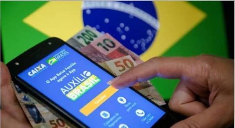 Auxílio Brasil com novo valor começa a ser pago nesta quinta-feira (11); saiba se foi aprovado