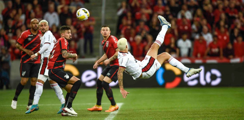 Copa do Brasil: Flamengo bate Athletico-PR com golaço de Pedro e avança para semifinal