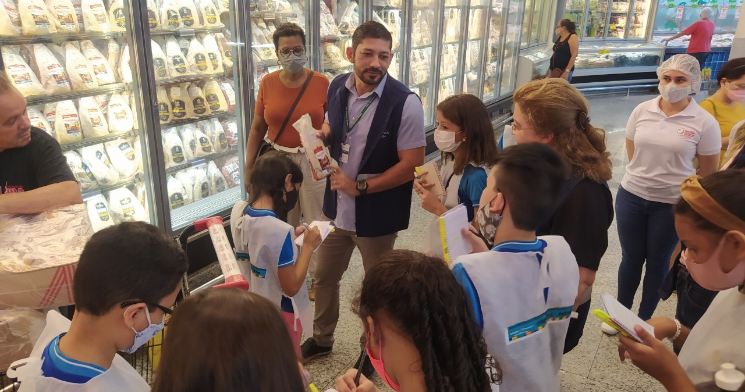 Visa Manaus comemora o Dia Nacional da Vigilância Sanitária com ação educativa