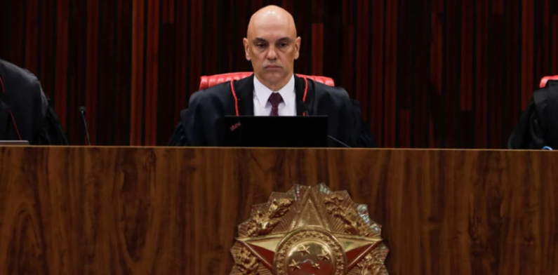 Absurdo: Ministro Alexandre de Moraes proíbe campanha da Independência com verde e amarelo