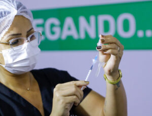 Prefeitura de Manaus disponibiliza 57 pontos de vacinação contra a Covid-19 neste sábado