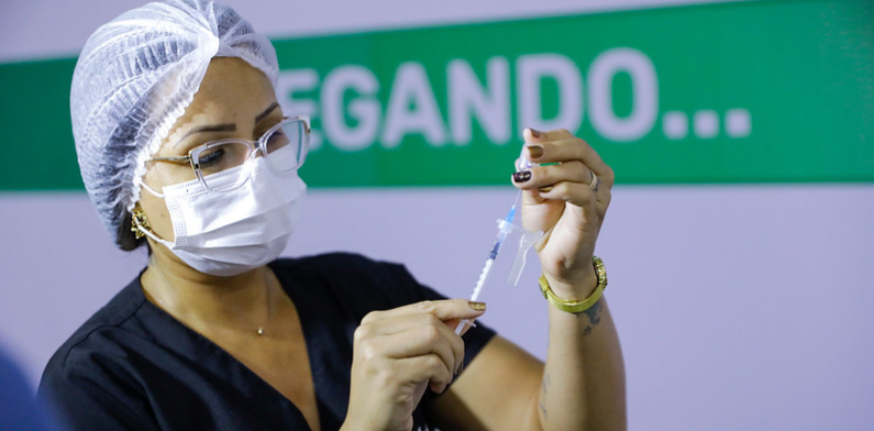 Manaus tem dez pontos de vacinação contra Covid-19 neste sábado (5)