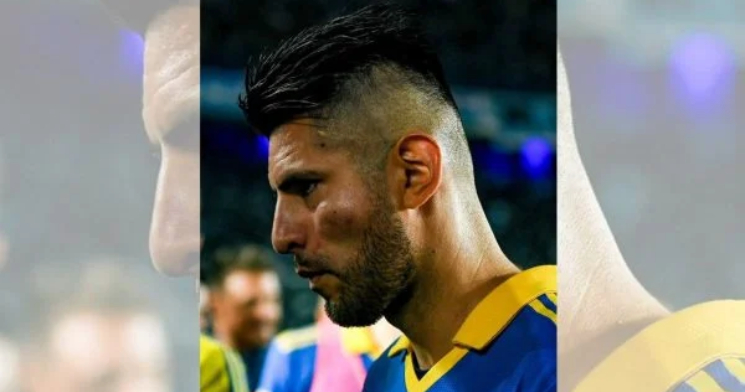 Após discutir com Benedetto, lateral do Boca surge com “cara amassada”