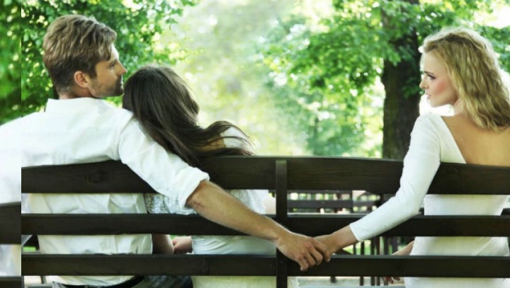 Justiça condena mulher a pagar quase R$ 3 milhões para esposa do seu amante