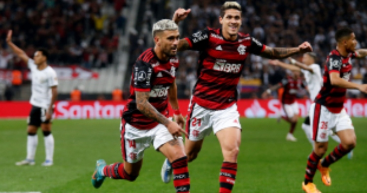 Flamengo faz 2 a 0 no Corinthians e sai em vantagem nas quartas da Libertadores