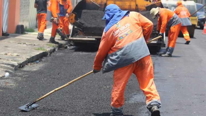 Mais de 40 ruas do bairro Novo Israel receberam novo recapeamento