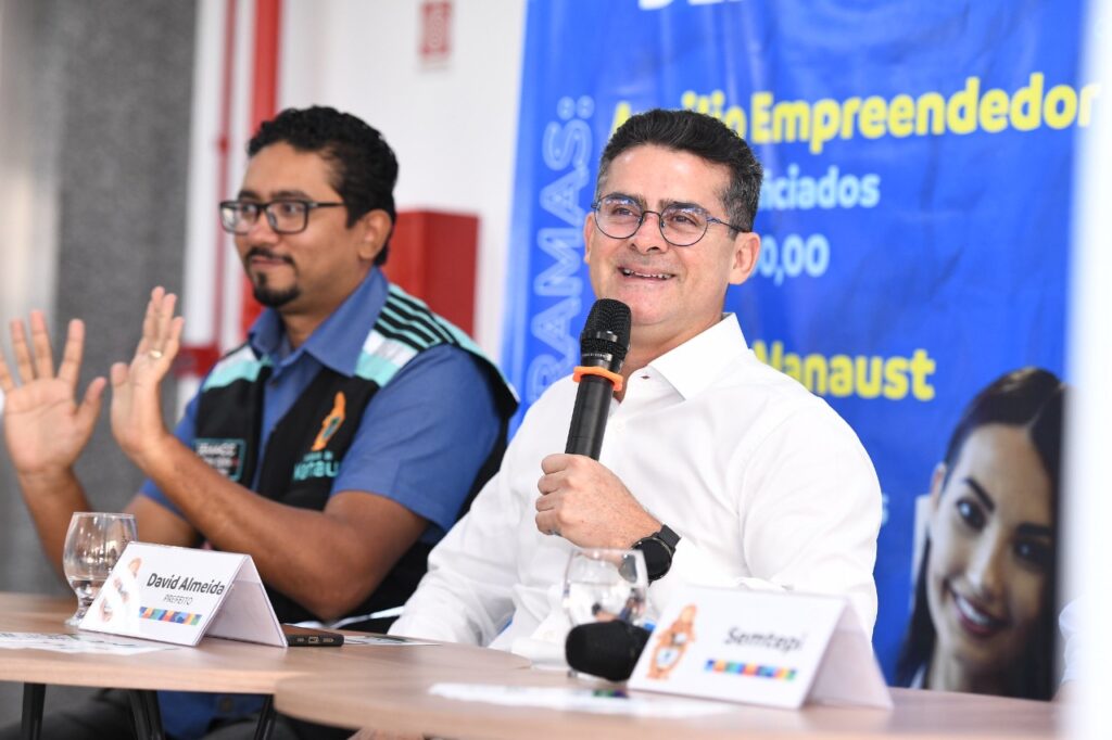 Prefeito lança ‘Auxílio Empreendedor 2022’ e ‘English Manaus’ para trabalhadores prejudicados pela pandemia