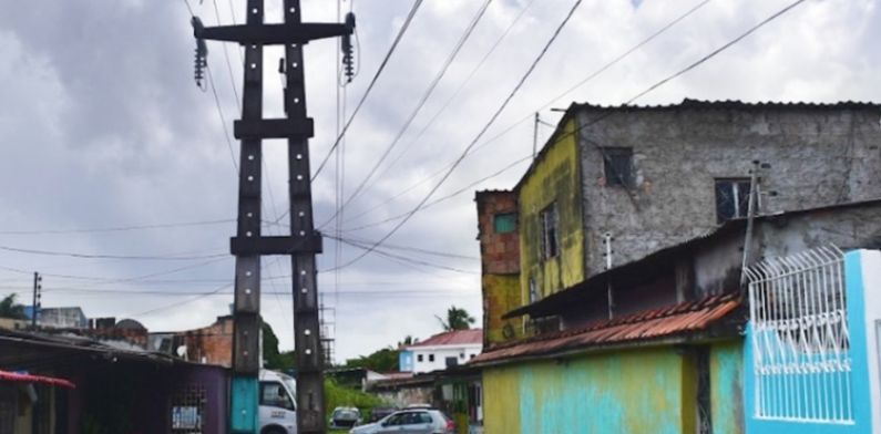 MPAM ajuíza ação para retirada de fios de alta tensão que passa sobre casas em Manaus