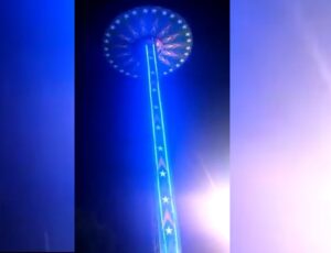 "Premonição na vida real": roda gigante despenca em parque e deixa vítimas gravemente feridas; veja vídeo