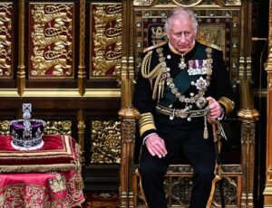 Charles III é proclamado soberano do Reino Unido