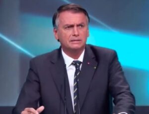 Presidente Bolsonaro relembra que "fique em casa" agravou fome aos pobres e defende Auxílio Brasil; veja vídeo