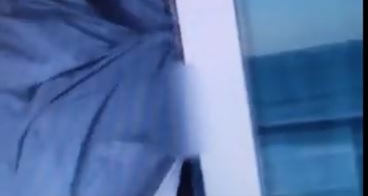 Policial penal é filmado agredindo a própria esposa em hotel no RJ; veja vídeo