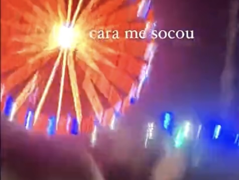 Fotógrafo leva soco após esbarrar em fã durante show de Avril Lavigne no Rock in Rio; veja vídeo