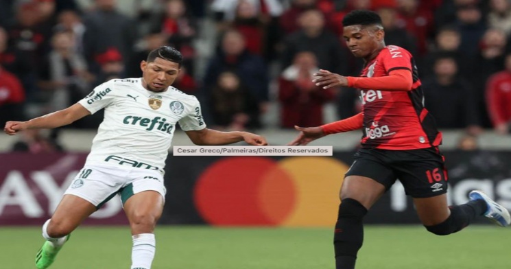 Palmeiras e Athletico-PR decidem primeiro finalista da Libertadores nesta terça-feira (6)