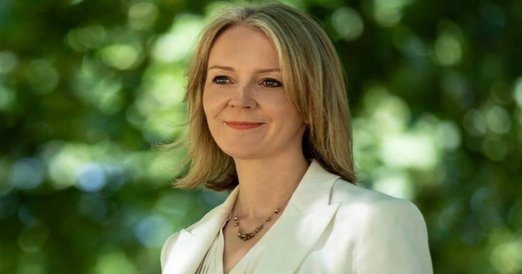 Quem é Liz Truss, nova primeira-ministra do Reino Unido